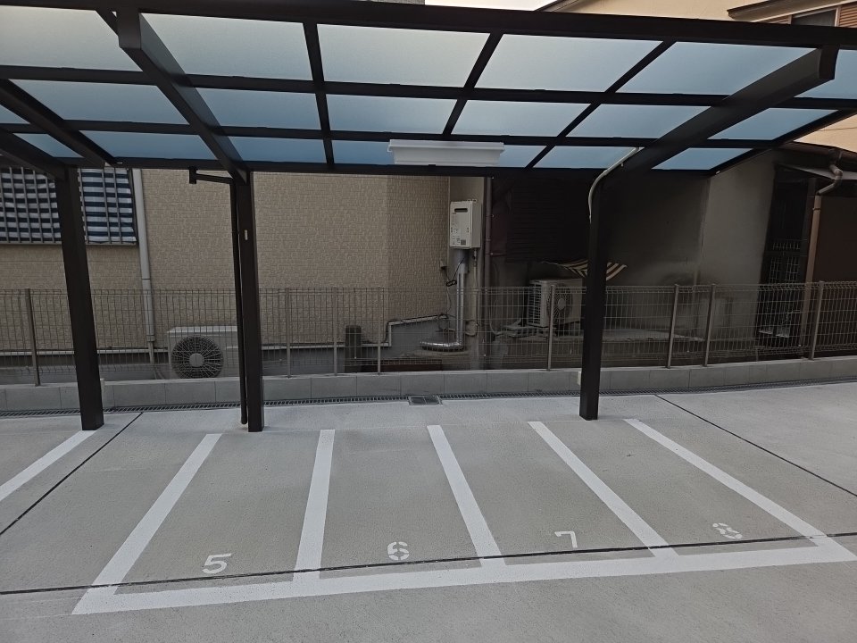 川西能勢口近くに原付、中型大型バイクの月極駐車場