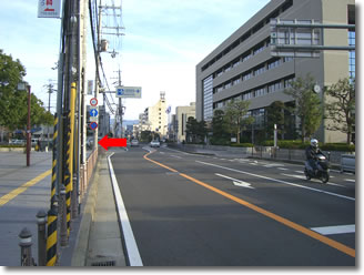 第２駐車場北入口への市役所側からの抜け道